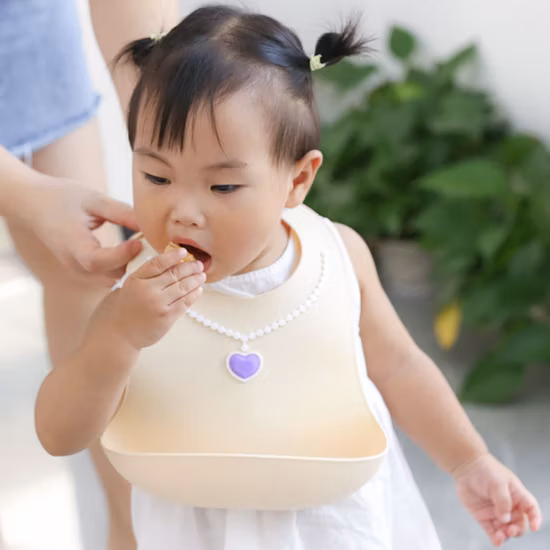 Trending Bibs Food Grade Silicone Customize Saliva Pockets Baby Bib